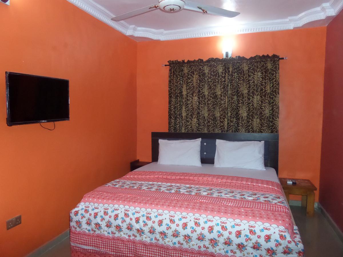 De-Zone Hotel Ikotun Esterno foto