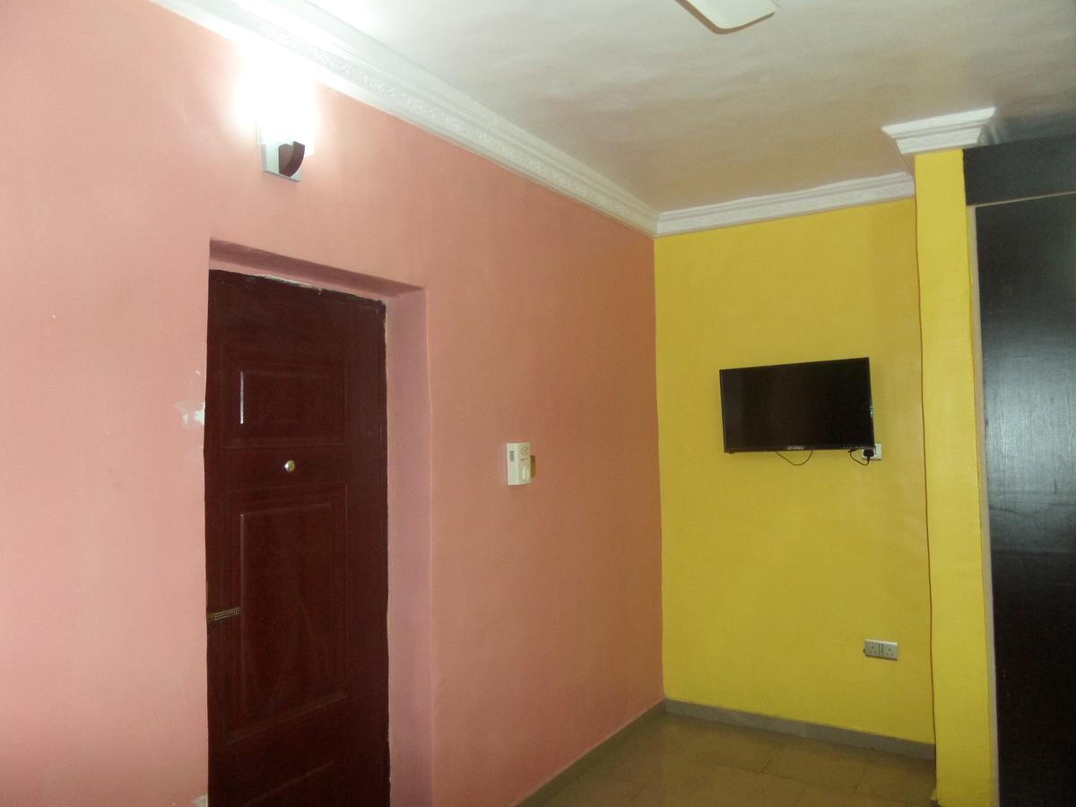 De-Zone Hotel Ikotun Esterno foto